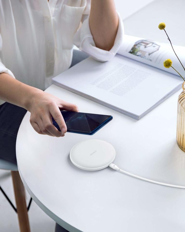 Anker <b>313</b> Wireless Charger (Pad)